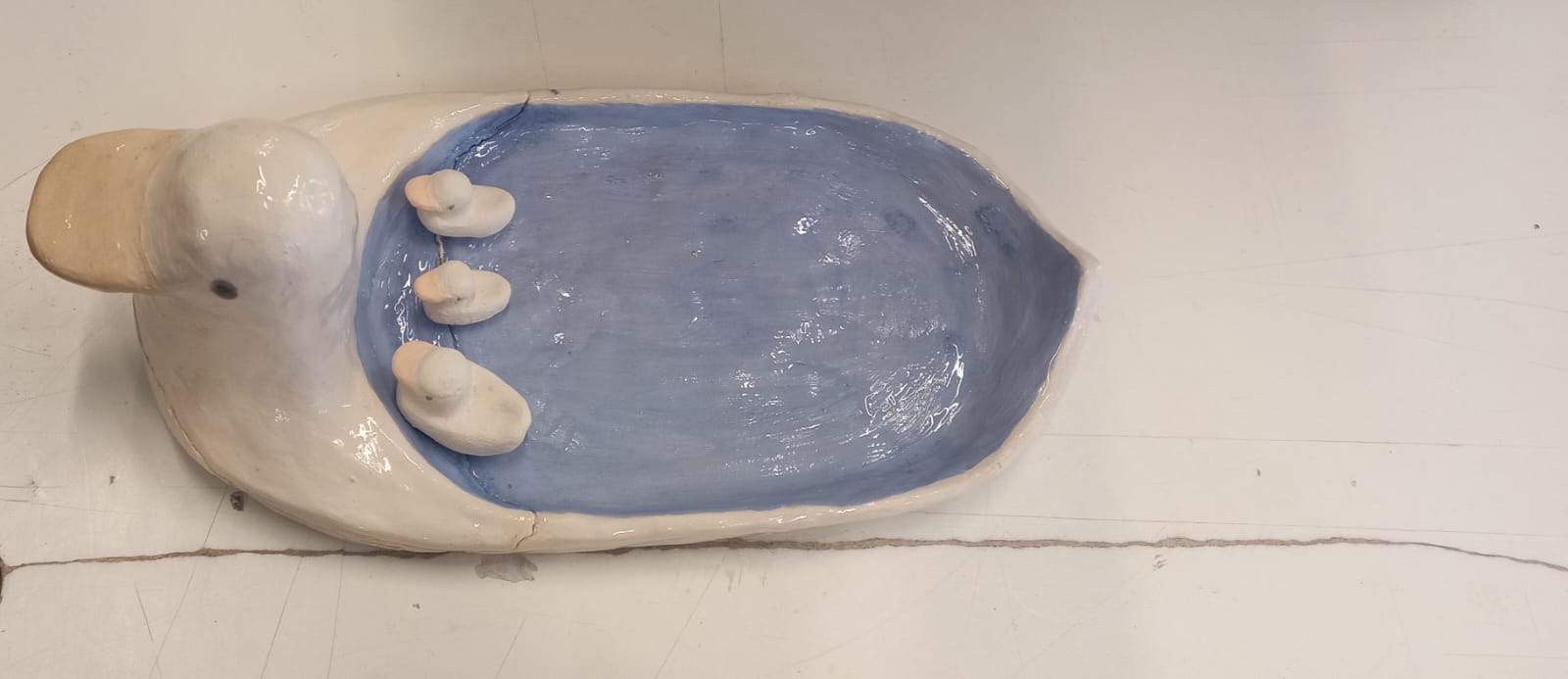 Detail van een handgemaakte schaal